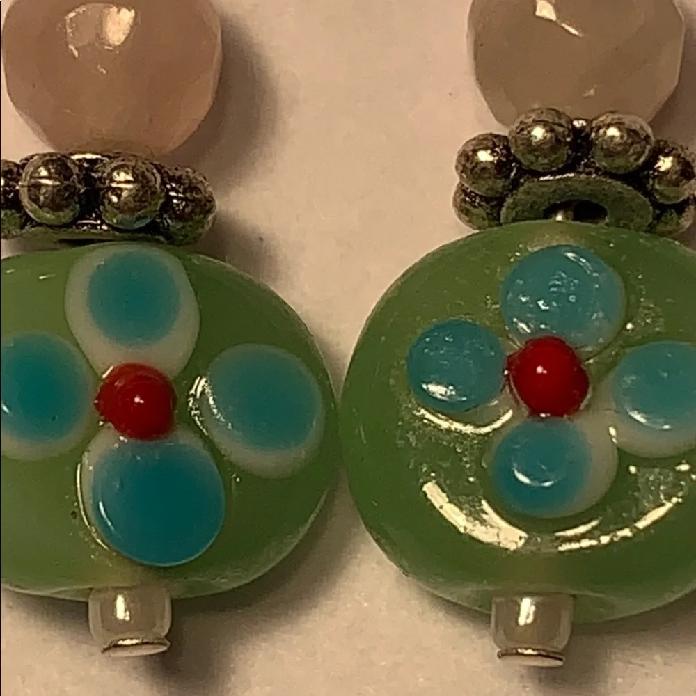 Murano Glass flower pretty boho earrings w/secure - Picture 2 of 7